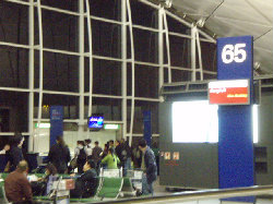 18:55発TG639便　まもなく搭乗開始