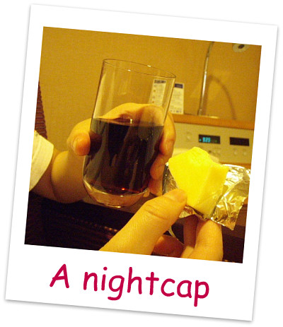 寝酒は赤ワインとチーズで☆