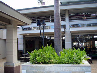 朝食・カクテルアワーもコチラで