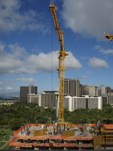 2008年２月　エンバシーの前で建設中だった
