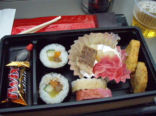 食事サービスとnwa復活エコノミービール(飛行機はデルタ)