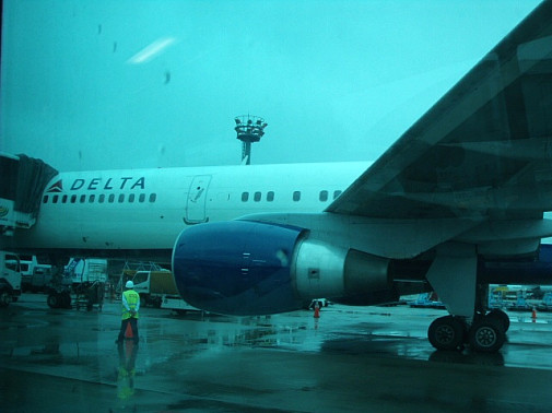 成田到着～バスで入国へ