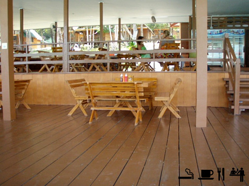 ダイニングはココ