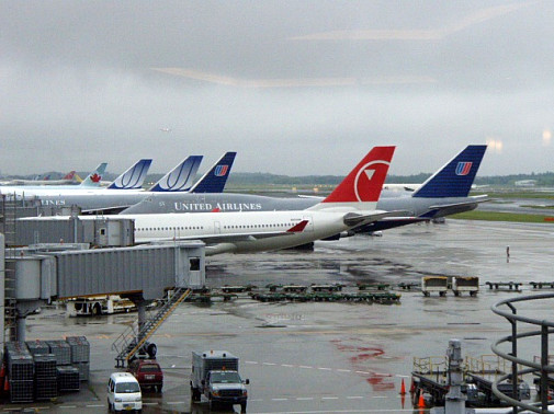 ラウンジの窓から