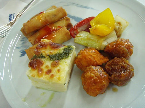 17:00 軽く夕食がわりにいただきます(^人^)