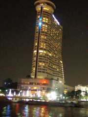 川からヒルトン