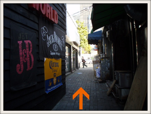 あの通りに出ると地下鉄15番口