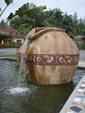 真ん中の巨大壷