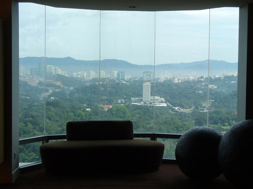 おでかけする。エレベーターホール前