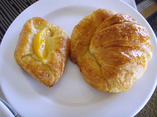 クロワッサンも美味しいです♪