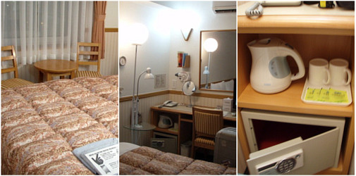 左) ダブルBの部屋 中・右) どこの東横インとも見事に一緒