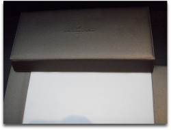 デスク上のボックス