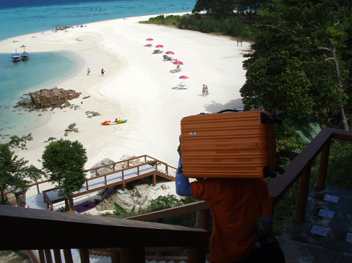 部屋の鍵は「DL-3」