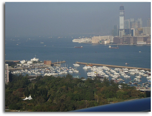 クルーズ船が到着したようですね～