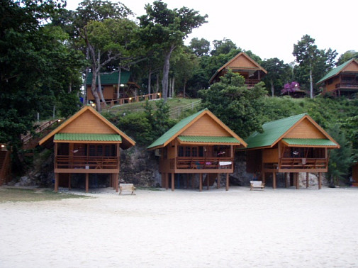 カテゴリーはデラックスルーム(たぶん全部で9室かな)でそのうちのビーチフロント(3室のみ)