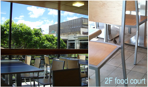 真ん中のフードコートでランチ