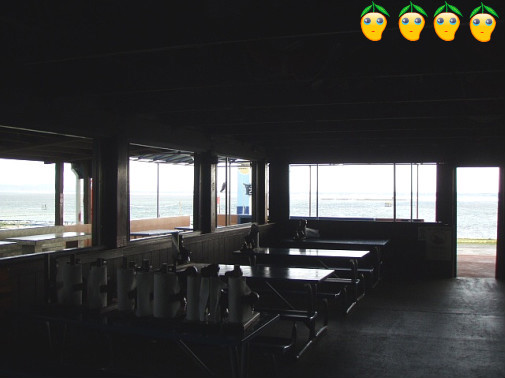 少々準備中なテーブル