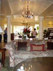 風が抜けて行くロビー