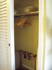 ドアに向かって右がクローゼット