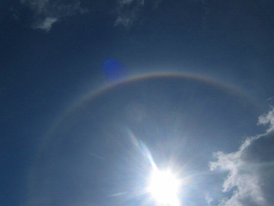 太陽の周りに虹のブロッケン.jpg
