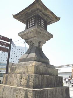 JR奈良駅前（灯篭）