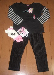 パンダシャツ＋黒レギンス