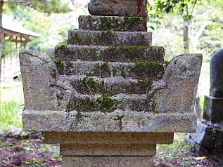 竹林寺の宝篋印塔　笠