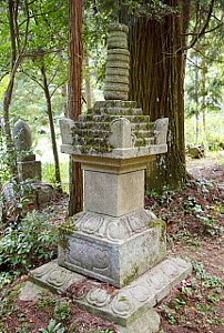 竹林寺の宝篋印塔