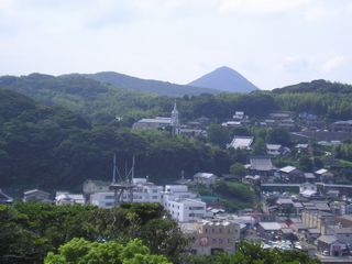 天守閣から見た教会