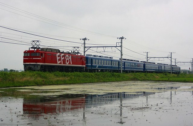 EF81 95と12系客車