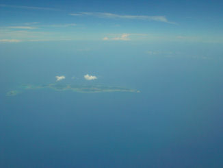 真っ青な空と海