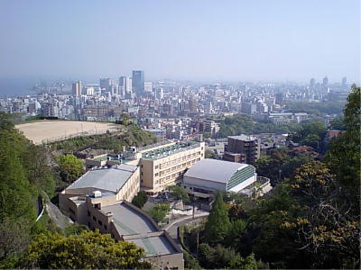 神戸市街を一望　元町駅まであと少し！