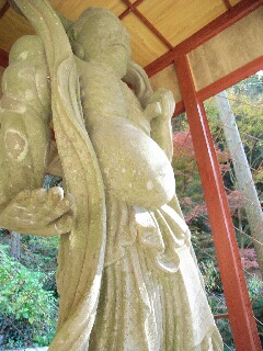 第31番観音院　迫力の石像仁王尊です！