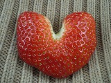 ハート型イチゴ