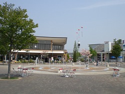 ららん藤岡　噴水前