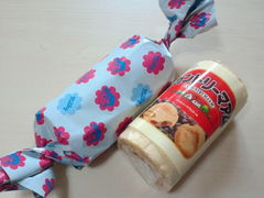 ミルキークリームロールとカントリーマアムロール