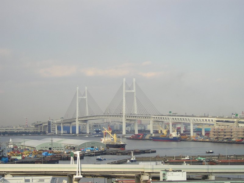 ベイブリッヂと横浜港