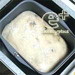 ホシノ丹沢酵母でシナモンレーズン食パン - ＨＢのパンケースで二次発酵完了時