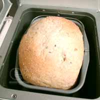 ホームベーカリーのパンケースからはみだしそうなほどのふくらみ！