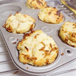 A.R.I の「お食事マフィン」をオニオンでアレンジ(焼きあがり)