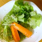 リーフレタスとにんじんピクルス