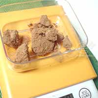 かたまりになった黒糖（ミックスコール後にＨＢに投入）