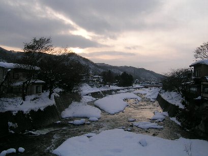 雪の夕暮れ