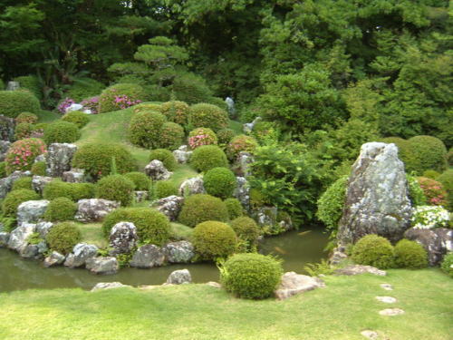 龍潭寺庭園(右の仁王石)46-55