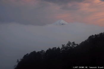 ５月７日　午後７時00分　富士山ライブカメラ（三ツ峠山頂カメラ） ≫