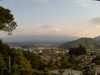 7月15日17時32分　富士山ライブカメラ(河口湖大石高台カメラ)