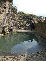 浮遊物の気になる露天風呂