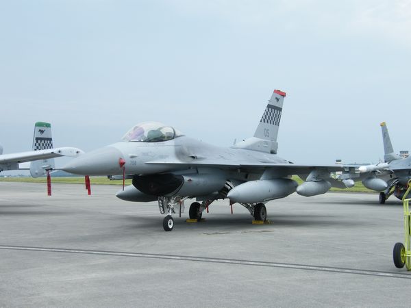 F-16-1.JPG