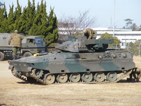 89式装甲戦闘車.JPG