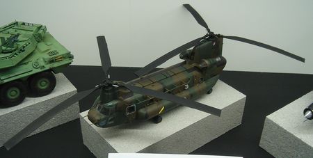 モノクローム陸上自衛隊 CH-47J チヌーク.JPG